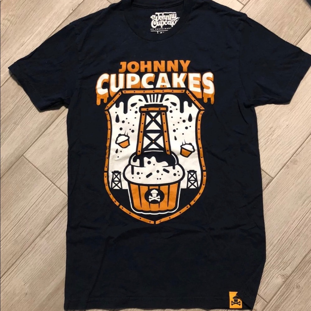 BNWOT Johnny Cupcakes T-shirt SZ Small